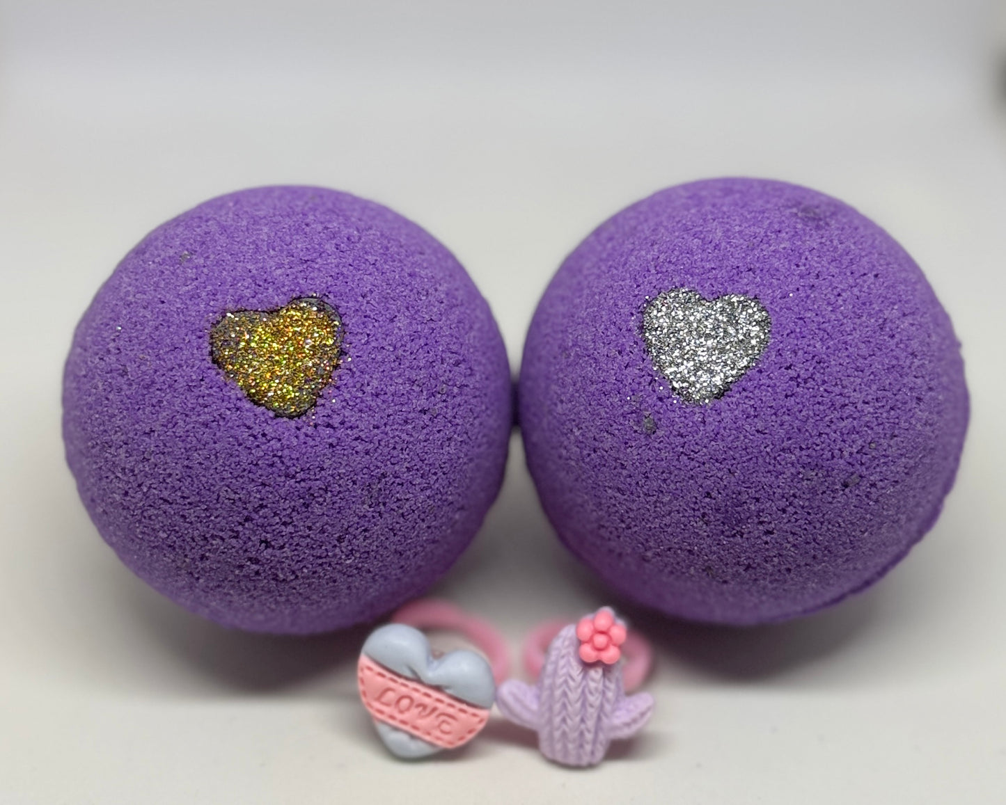 BLUEBERRY CUPCAKE RING SURPRISE BATH BOMB 65MM