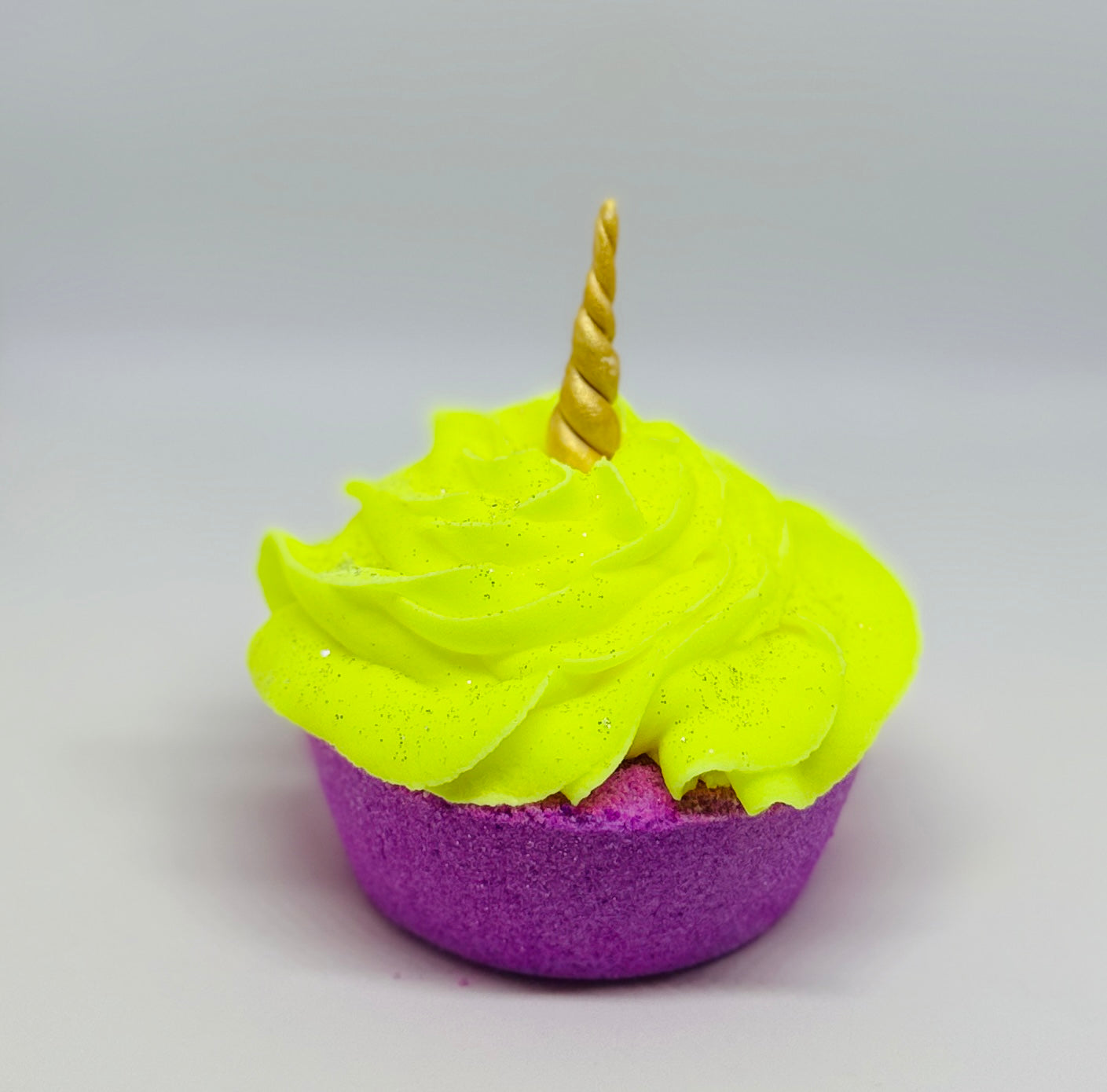 BUBBLEGUM CUPCAKE BATH BOMB
