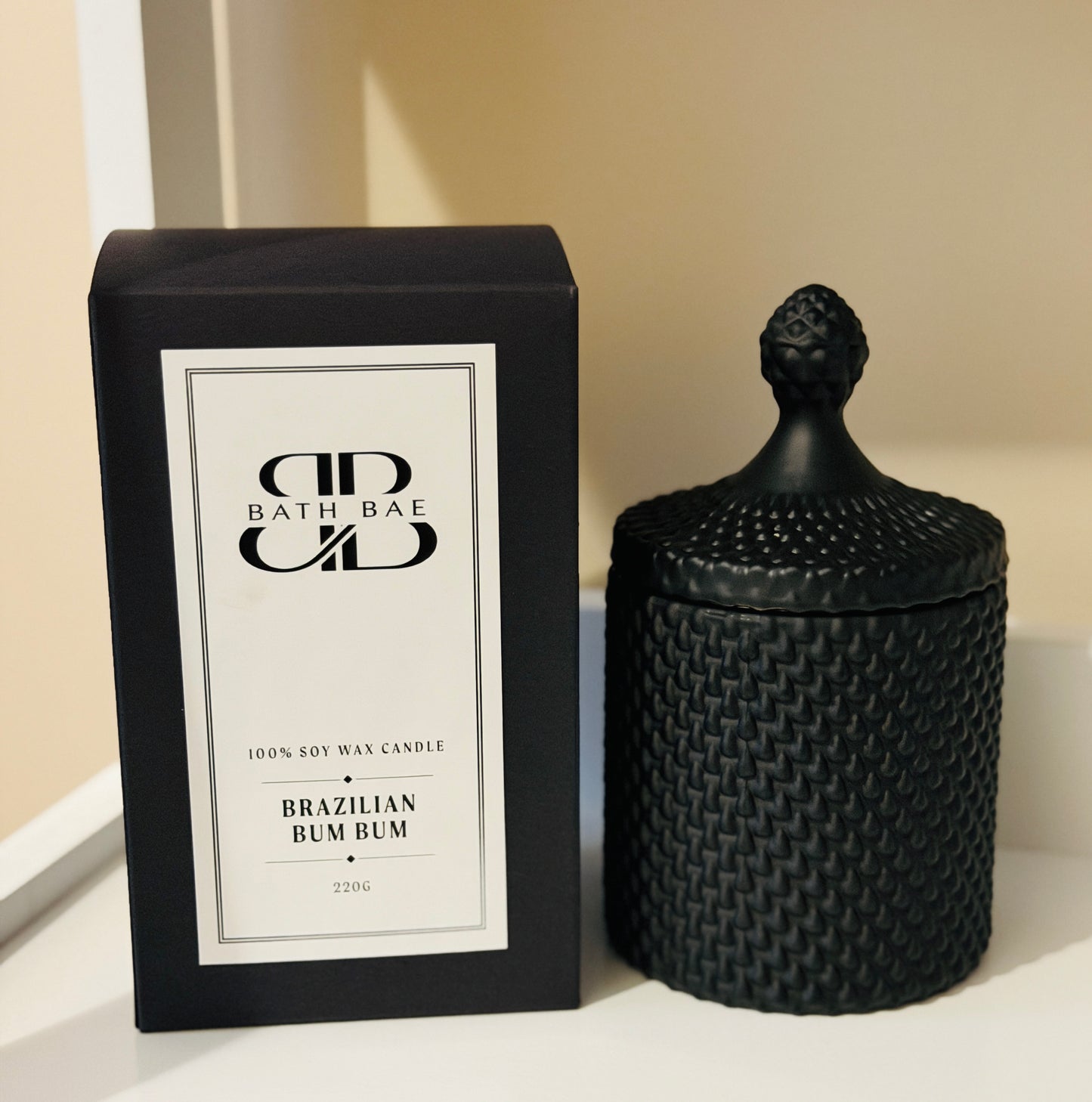 MATT BLACK TEAR DROP SOY WAX CANDLE 220G