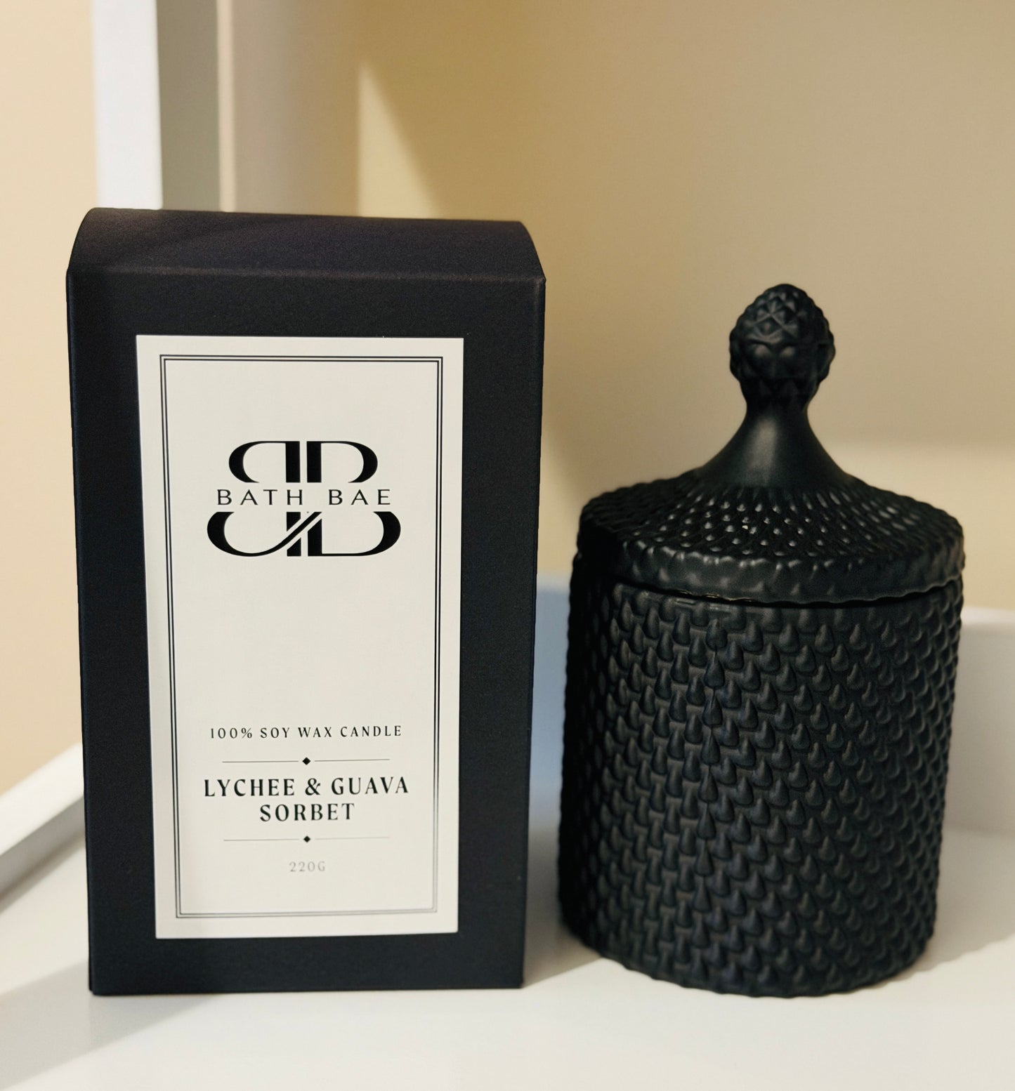 MATT BLACK TEAR DROP SOY WAX CANDLE 220G